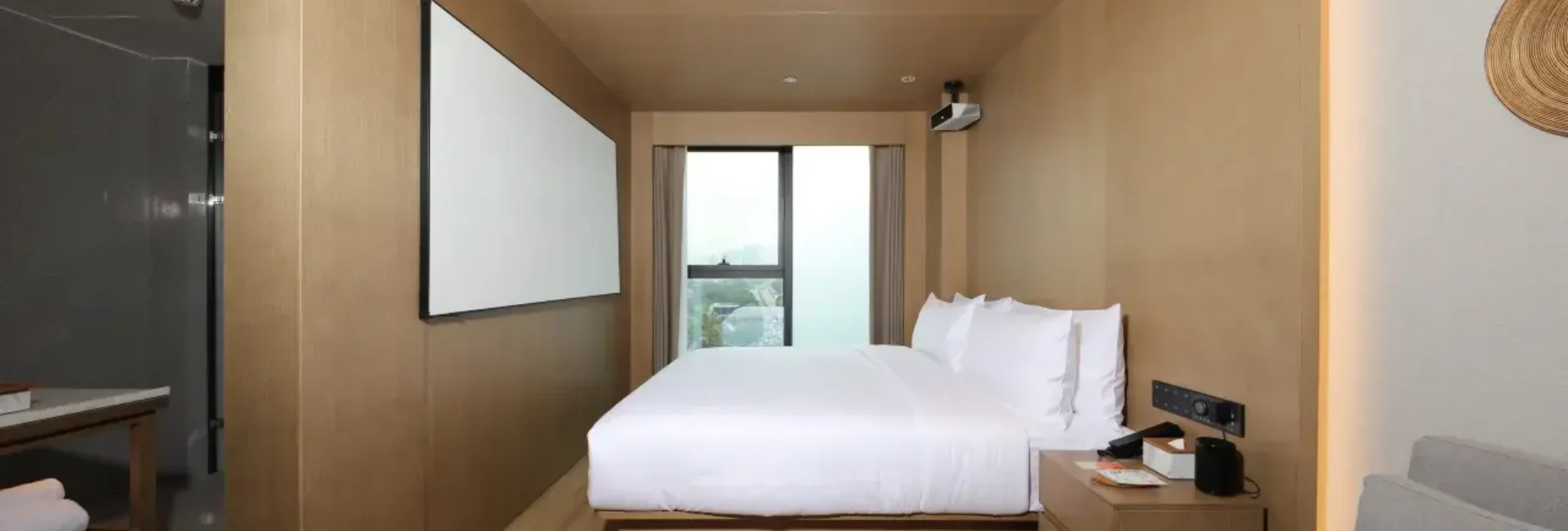 Deluxe Double Bed Room (Full House Smart Control)