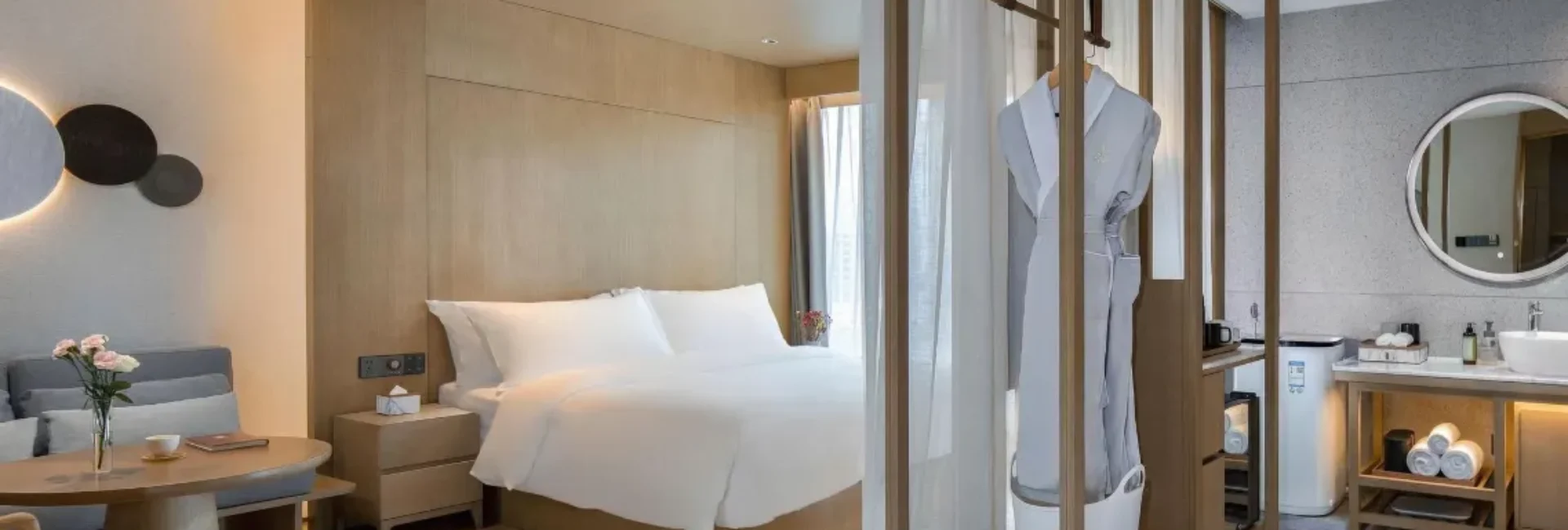 Light Picking King Room