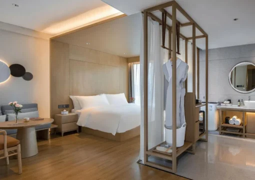 Light Picking King Room