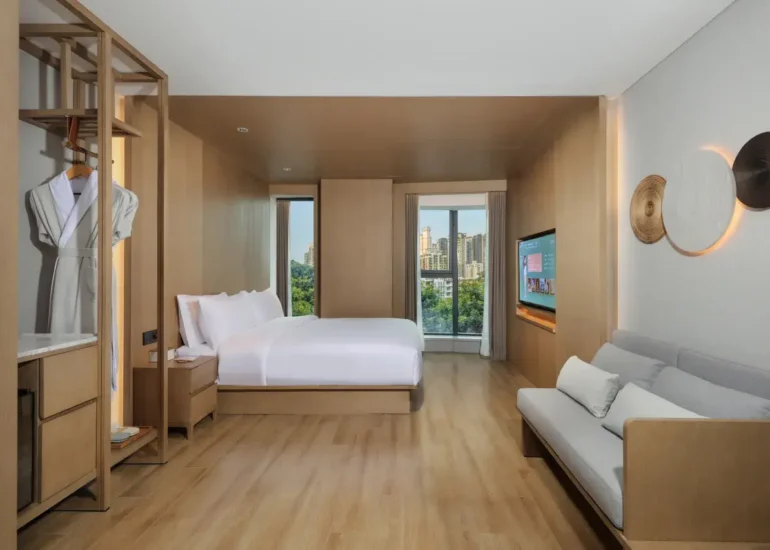 Happy Dream Queen bed room